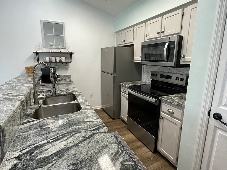 593 Blue River Ct #3H — Photo 10
