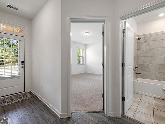 3rd image of 307 Danville Ave