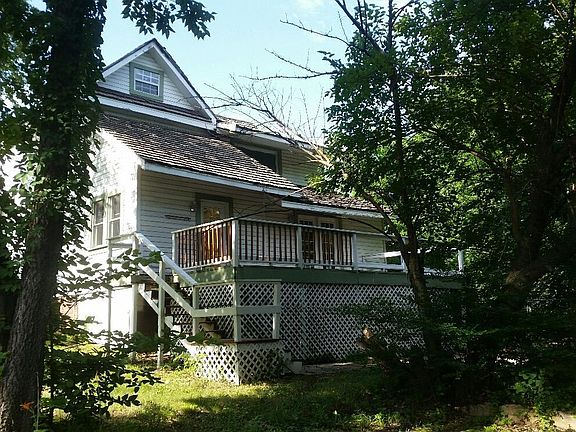 3rd image of 615 N Main St