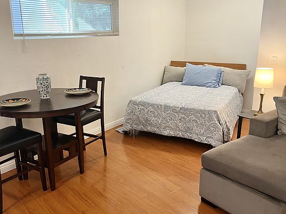 3rd image of 3697 S La Cienega Blvd APT 4