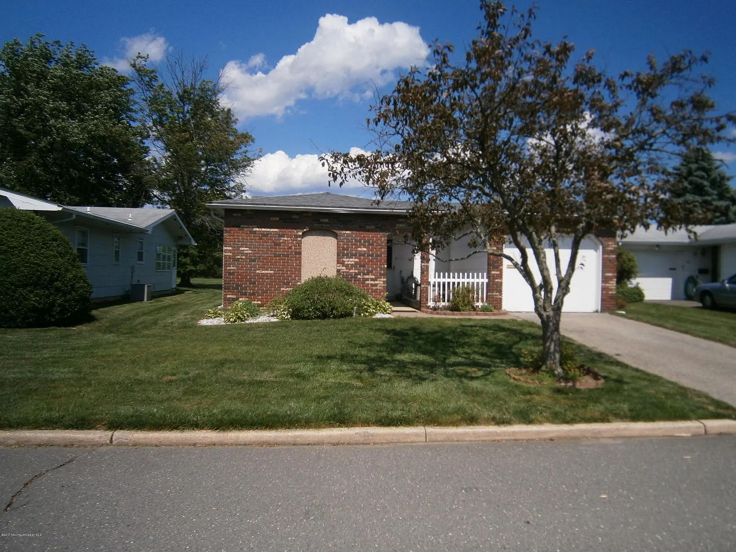 9 Lamb Rd photo 1