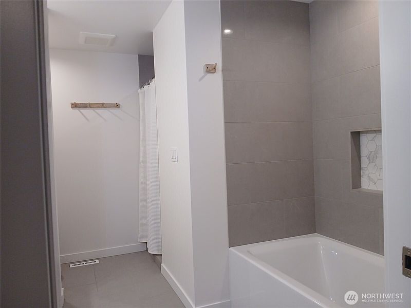 5th image of 13707 Harbor Lane