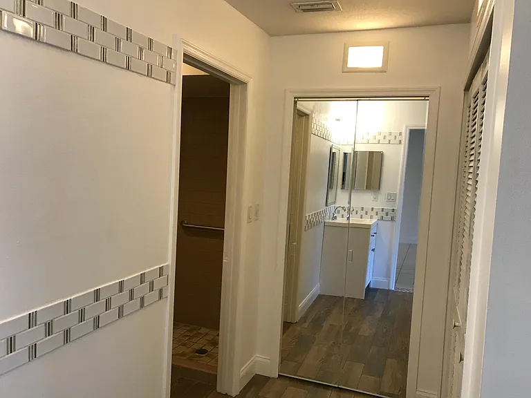 2032 N Carpenter Rd — Photo 17