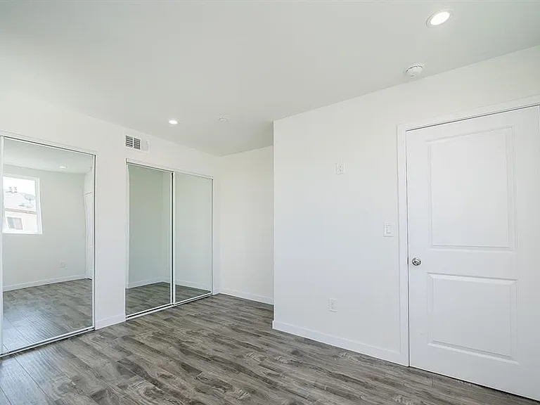 1809 S New Hampshire Ave — Photo 5