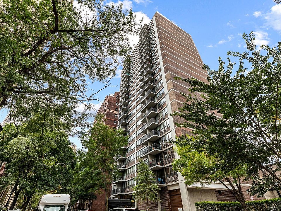 1st image of 2740 N Pine Grove Ave APT 8E
