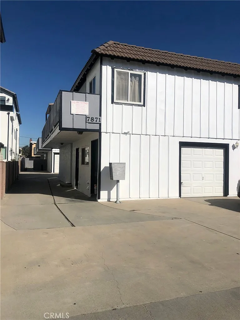 1 bed, 700 sqft, $2,300 — Photo 1