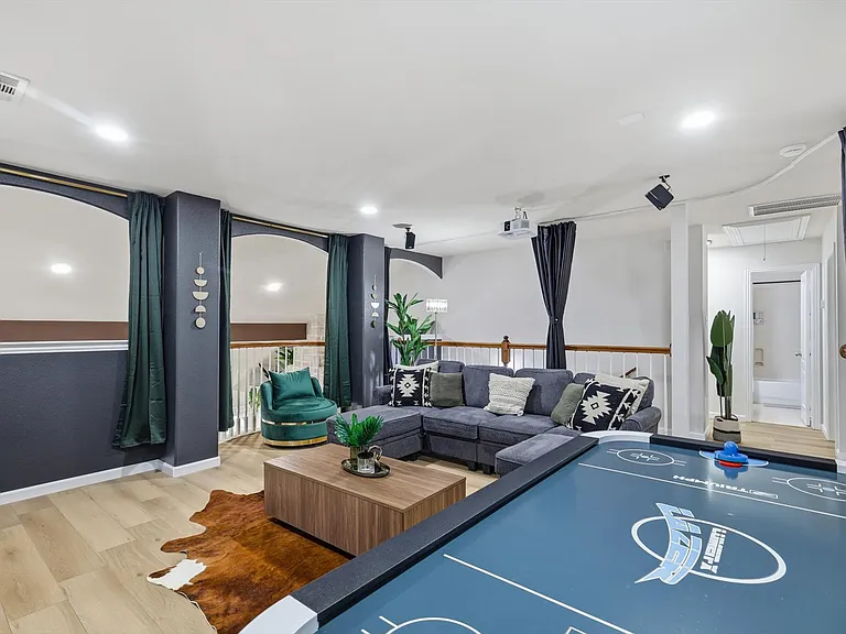 2831 Rosewood Blvd — Photo 15