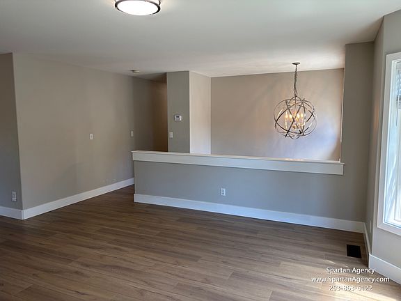 2nd image of 2910 184th Ave E