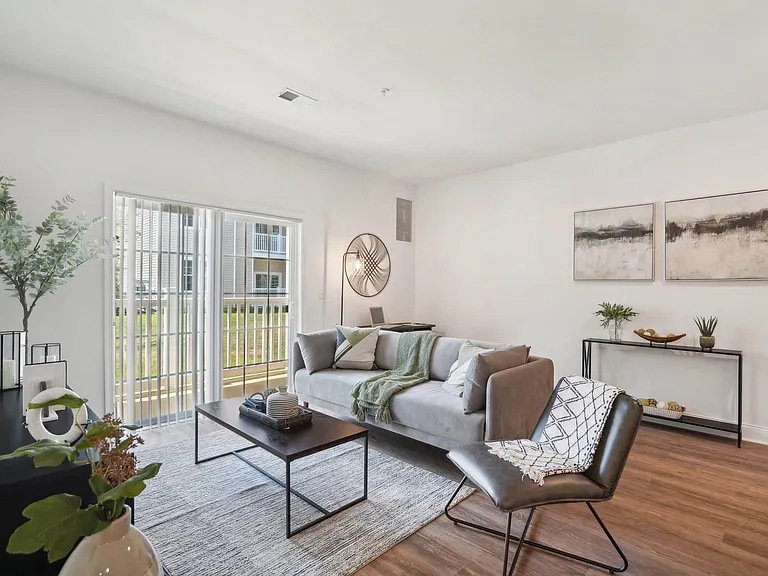 Laurel Run Apartments — Photo 6