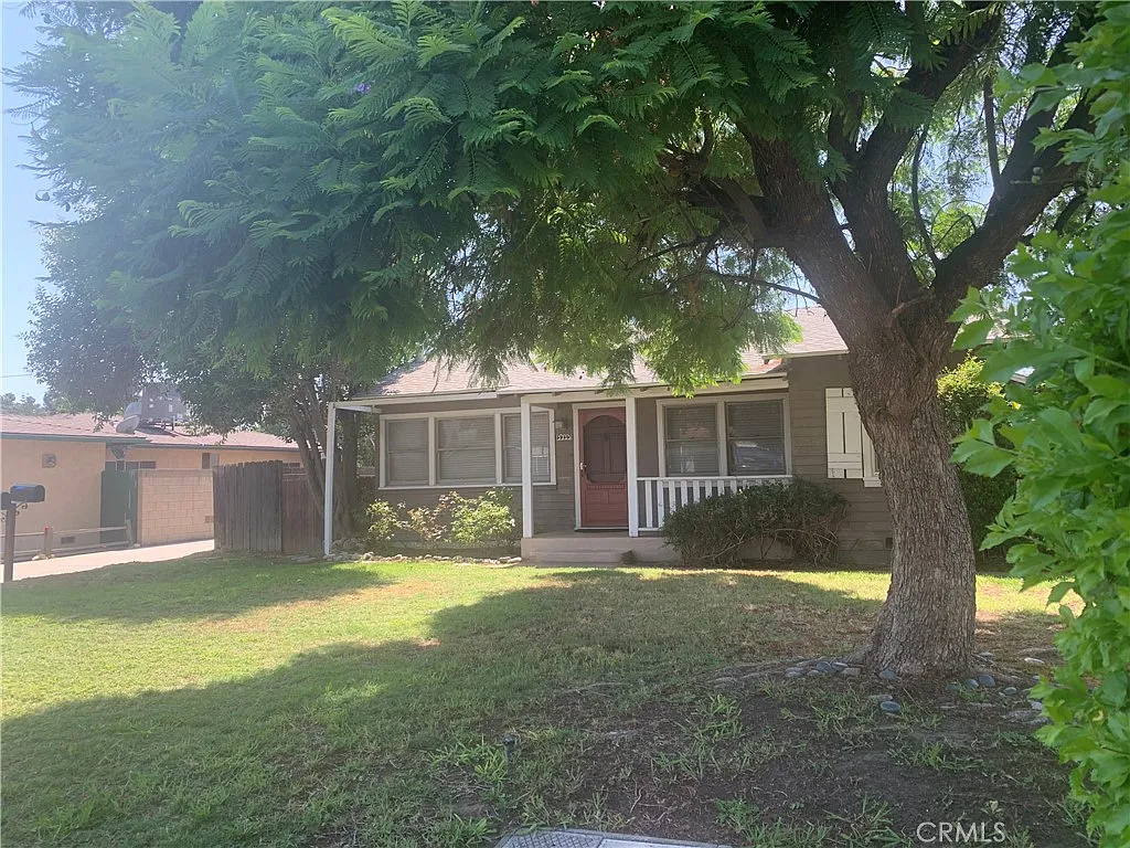 3 bed, 1281 sqft, $3,350 — Photo 2