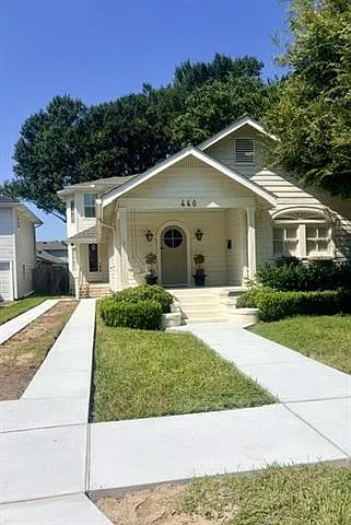 440 Aurora Ave