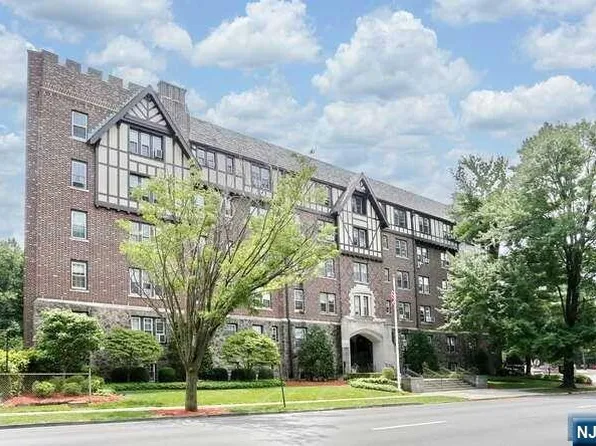 275 Engle St APT T1, Englewood, NJ 07631