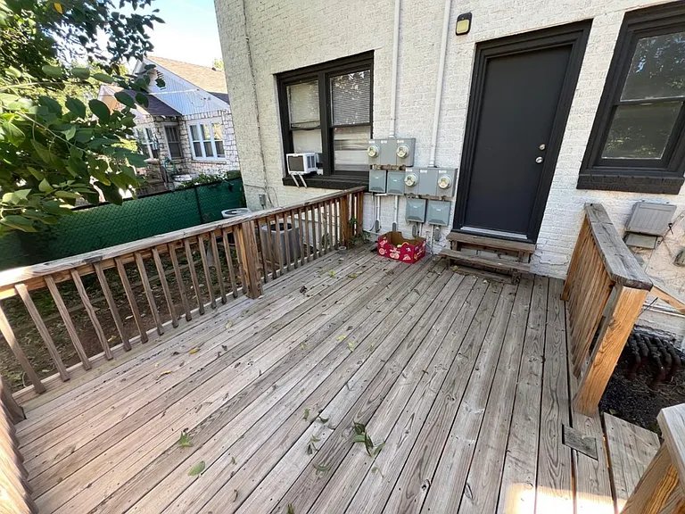 3021 1/2 N Robinson Ave — Photo 12