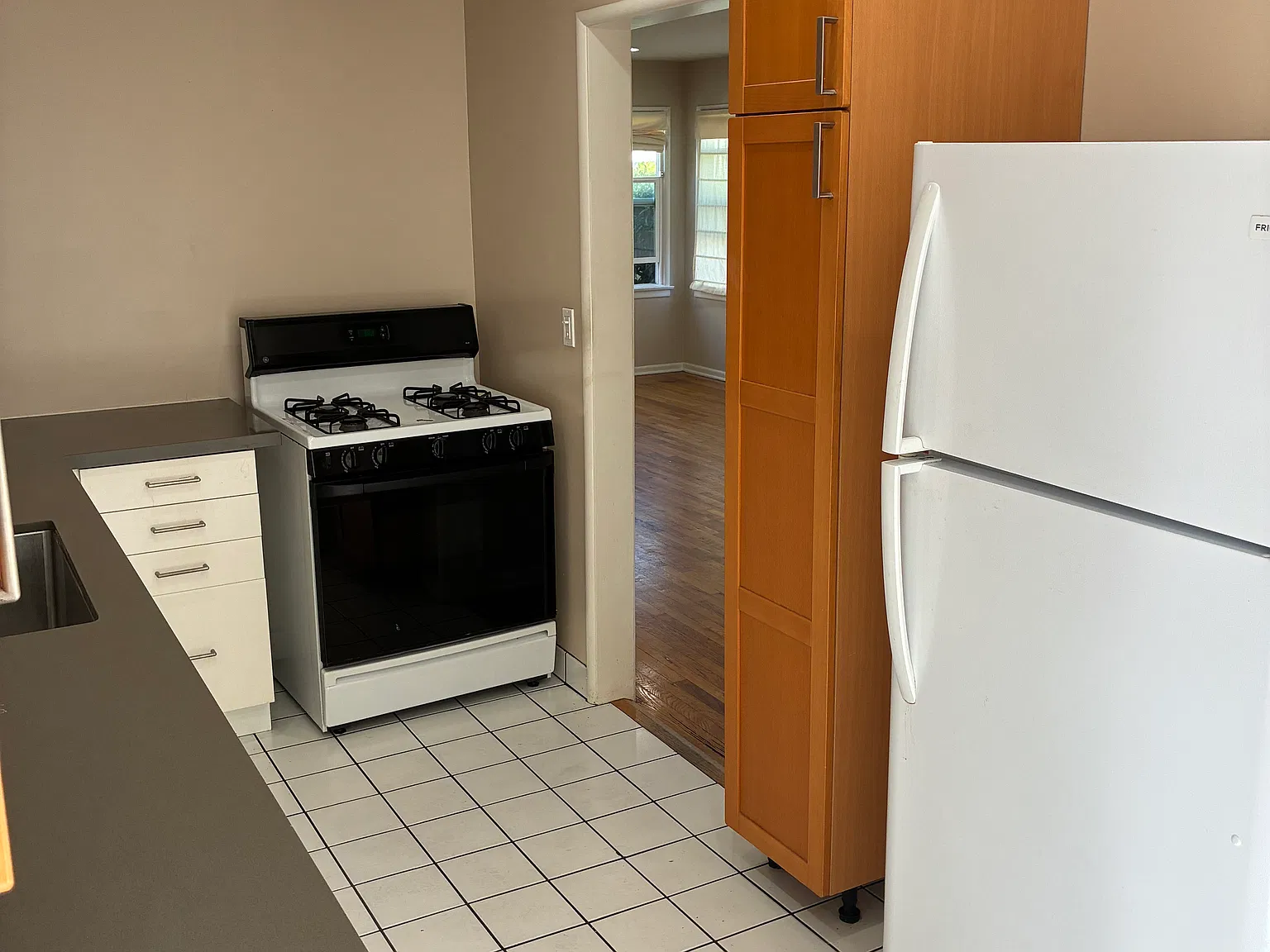 2317 Boone Ave — Photo 3