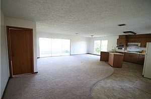 4th image of 915 SW All American Blvd