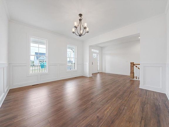 5th image of 1027 Round Meadow Dr