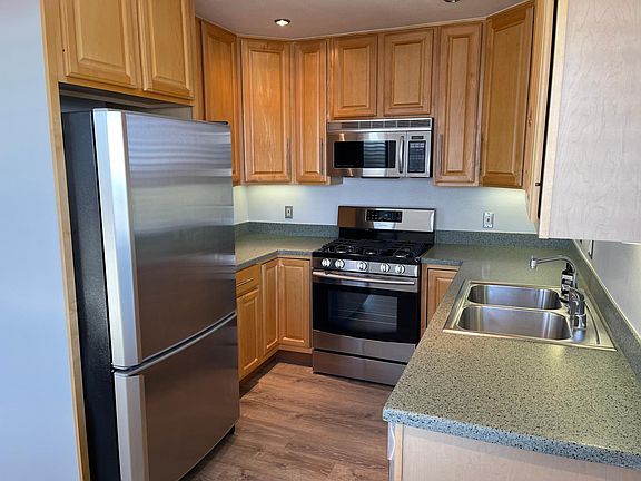 5th image of 262 Elm St #1&4