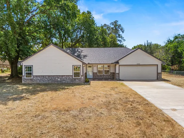 5250 Cooper St, Paris, TX 75462