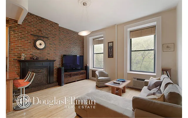 Sold by Douglas Elliman | media 15