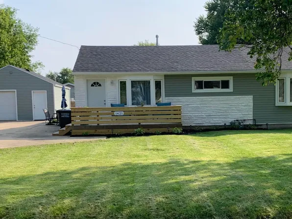 1421 Clairmont St, Erie, MI 48133