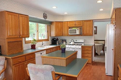 5th image of 54600 Arrowhead Dr