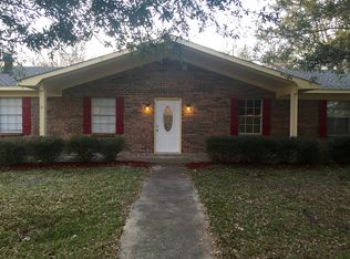 10401 Brooks Dr, Moss Point, MS 39562