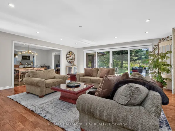 98 Idlewood Dr, Springwater, ON L9X 0M5