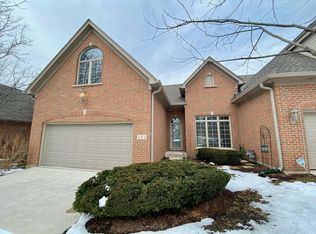 121 Kingsbridge Cir, Naperville, IL