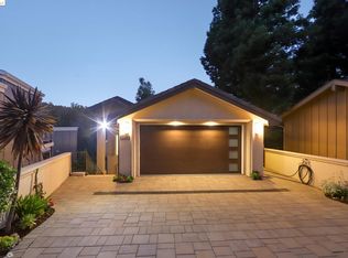 6858 Charing Cross Rd, Berkeley, CA 94705