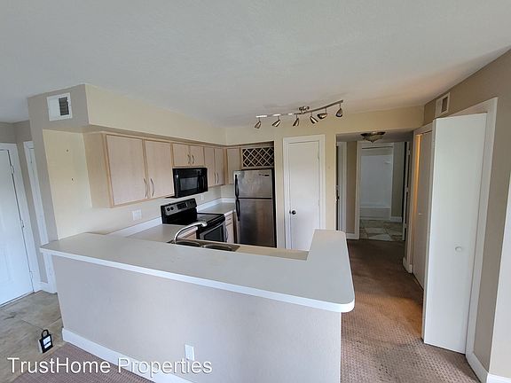 3rd image of 7310 Westpointe Blvd APT 624