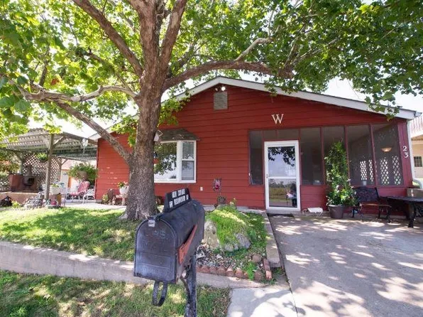 23 Lakeshore Dr, Marion, KS 66861