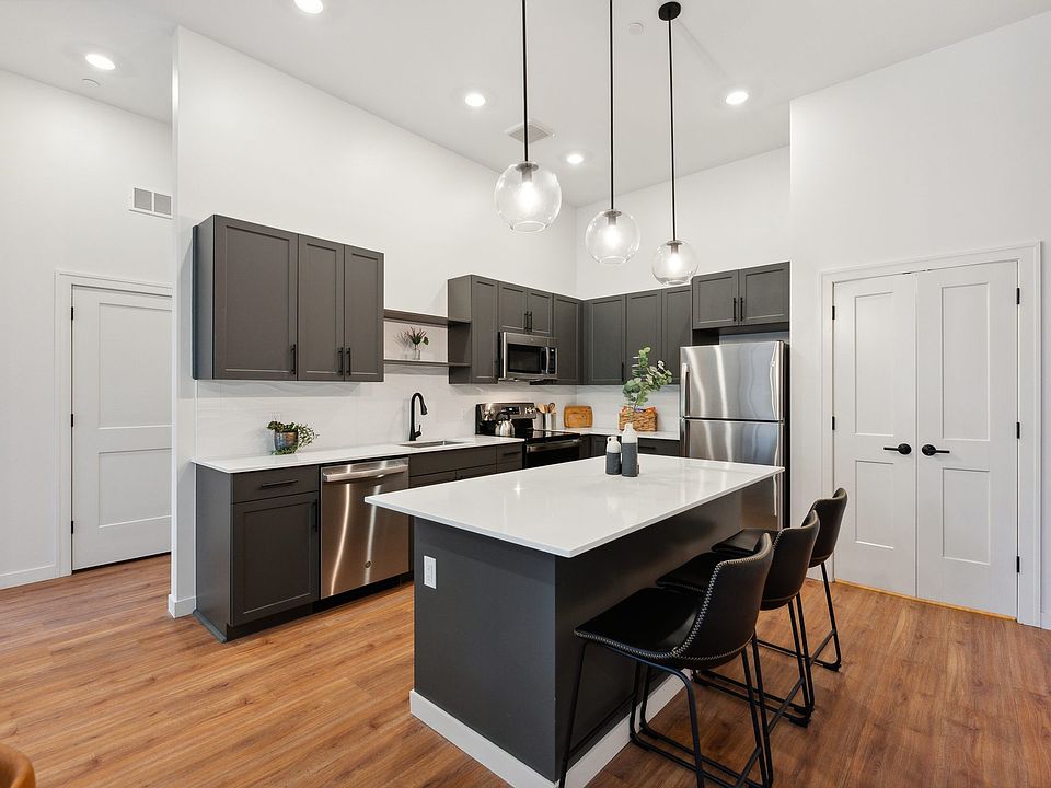 1st image of 75 Canal St #212