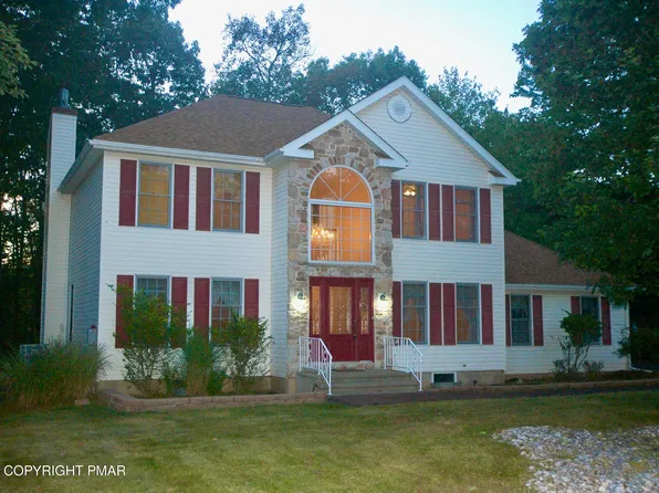 169 Escoll Dr, East Stroudsburg, PA 18301