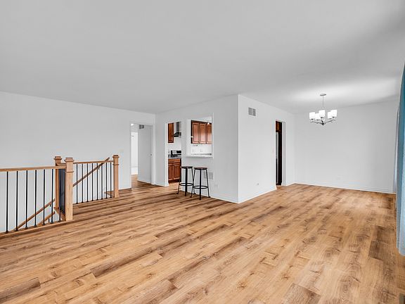 4th image of 186 Lockwood Ln