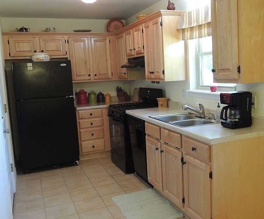 2nd image of 1347 E 143rd St