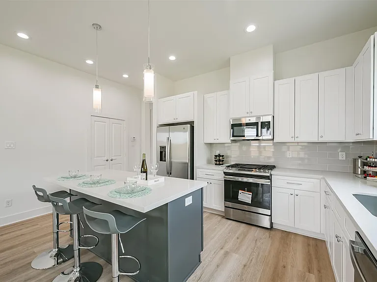 5630 Balbo St — Photo 17