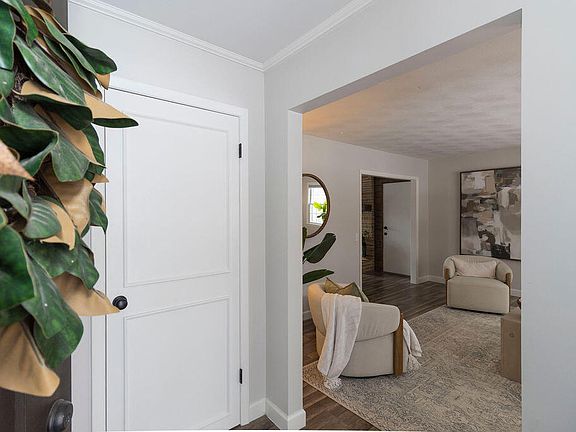 4th image of 2304 E Cardinal Street