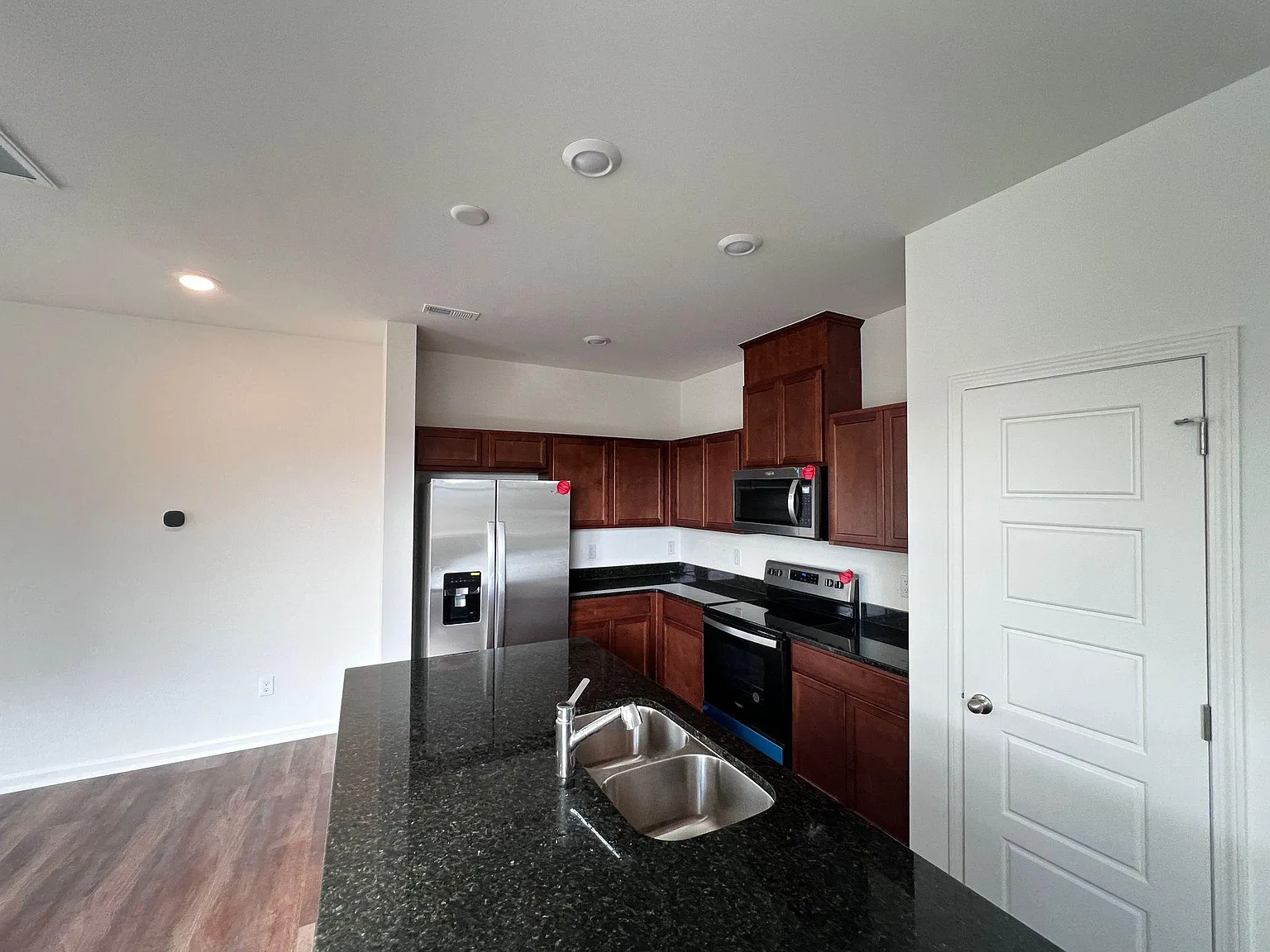 2116 Rockface Way — Photo 2