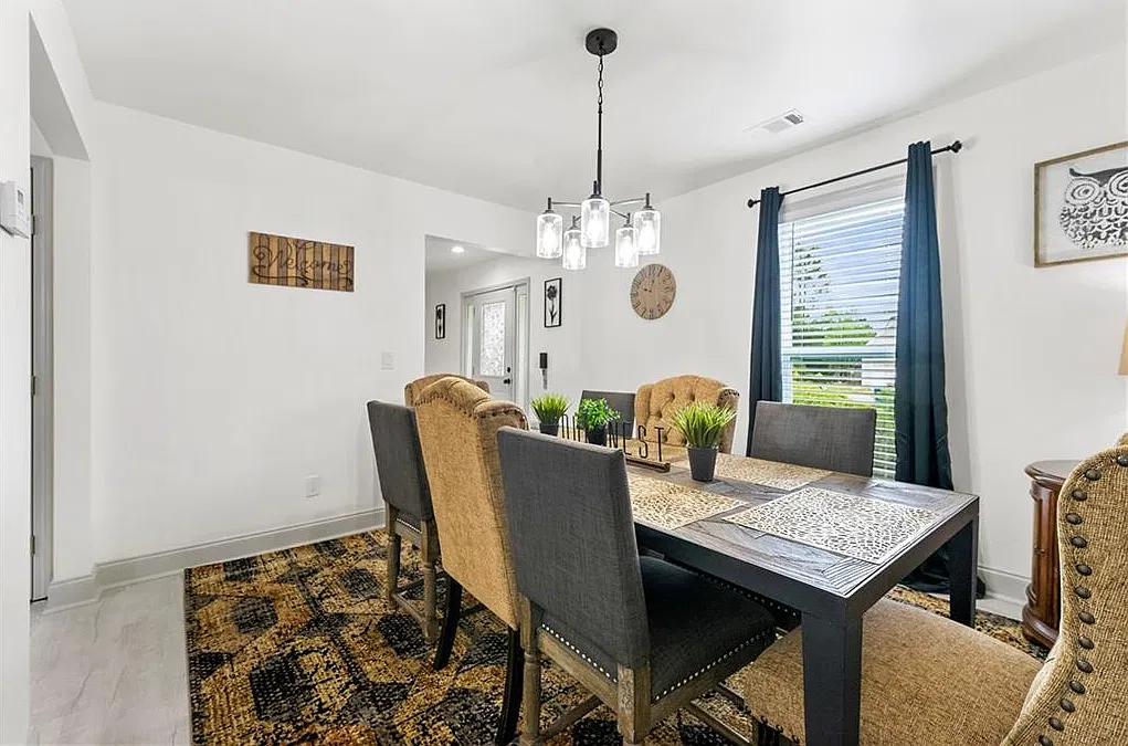 4 bed, 2.5 bath, 2020 sqft, $3,250 — Photo 4