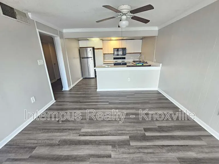 2749 Sullins St #304 — Photo 10