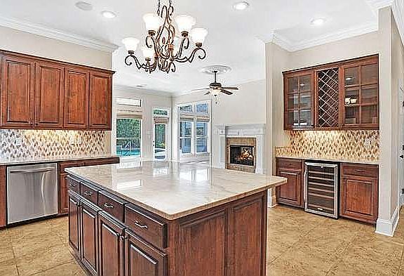 3rd image of 355 Sandalwood Dr