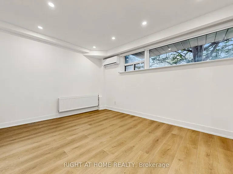 427 Lawrence Ave W #1 — Photo 5