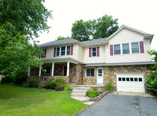 2 Helen St, Succasunna, NJ 07876