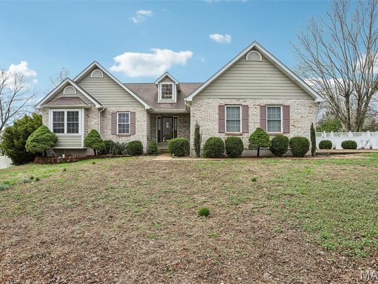 118 Riverwalk Dr, Desloge, MO 63628
