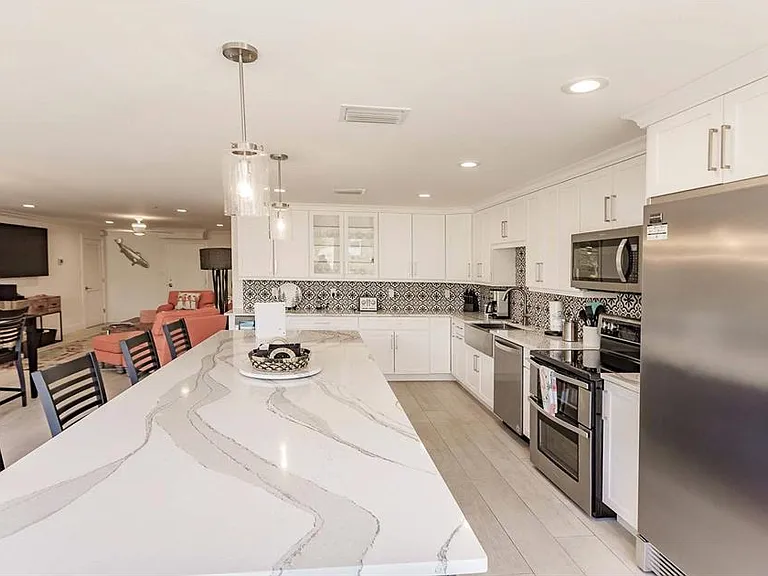 1125 W Peppertree Dr #102 — Photo 11