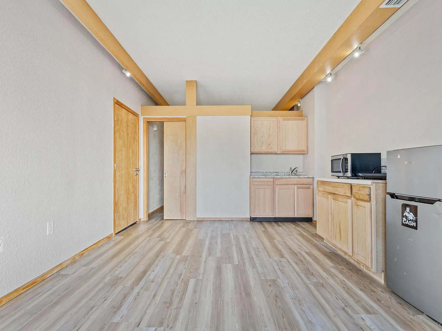 1 bed, 625 sqft, $1,200 — Photo 2