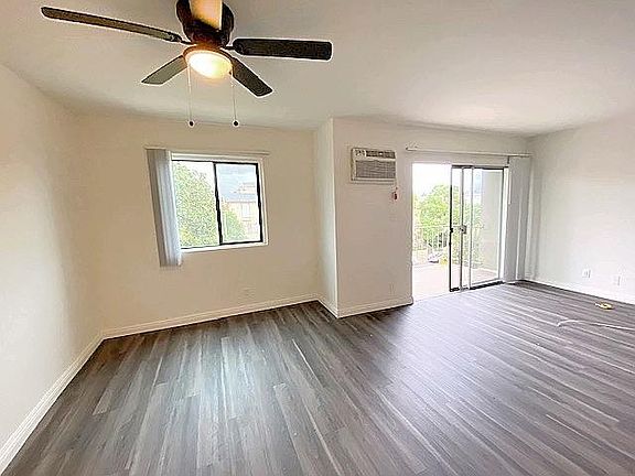2nd image of 5030 Maplewood Ave APT 201