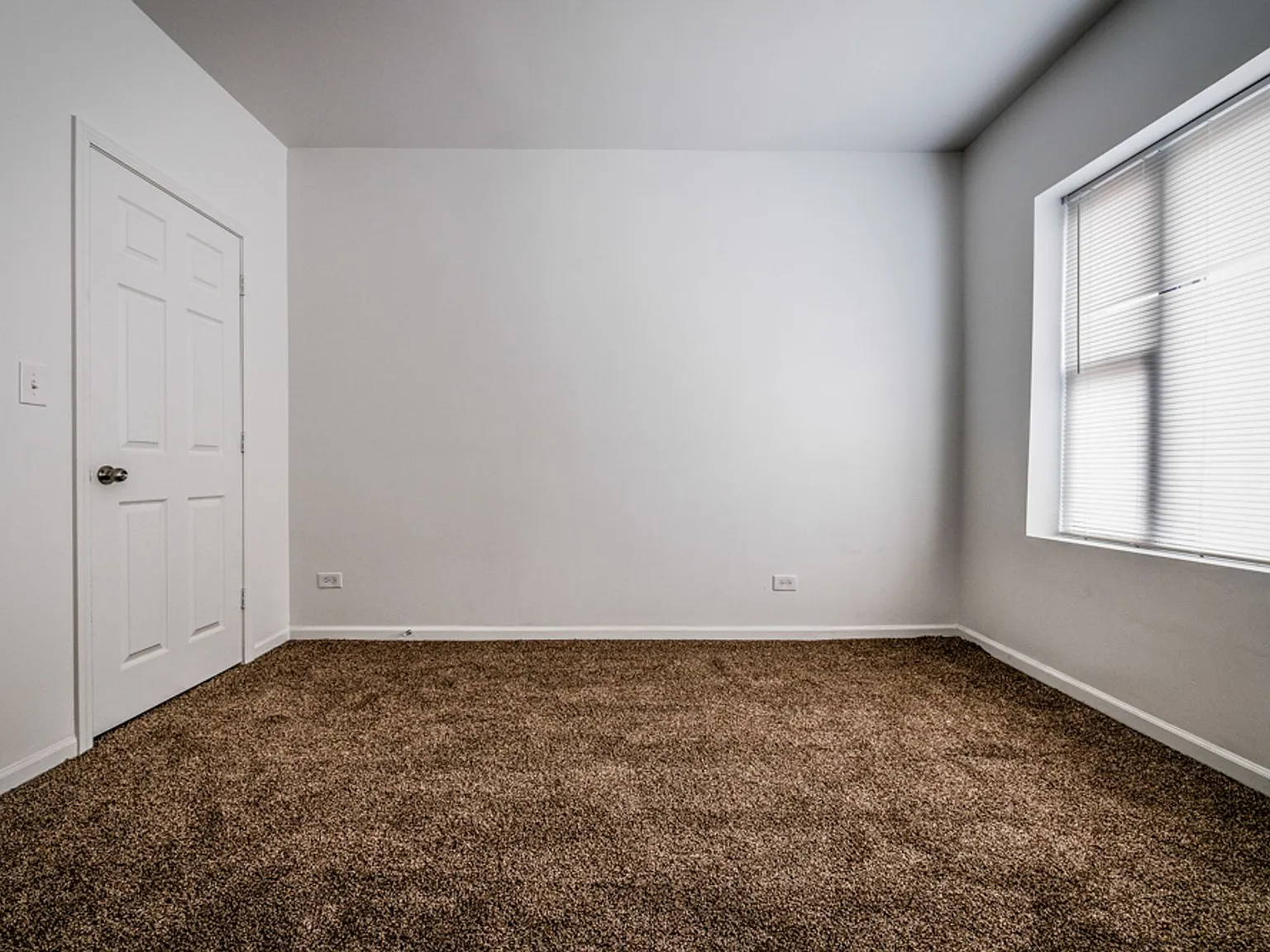 7300 S Yates Blvd — Photo 4