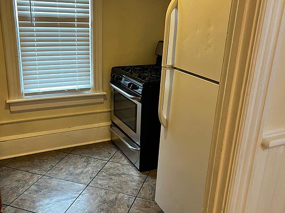 4th image of 1 Pleasant Ave APT 4