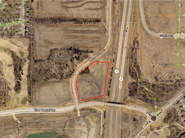 Hedge Lane Ter, Shawnee, KS 66226